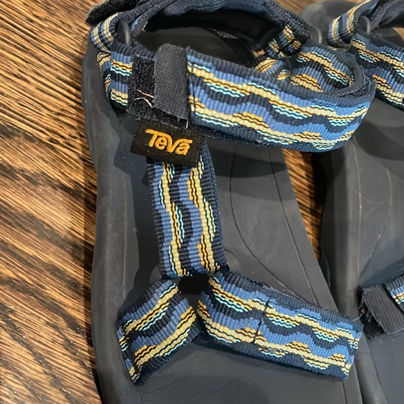 Boys Blue Teva Hurricane Sandals (size 12) - Picture 3 of 4